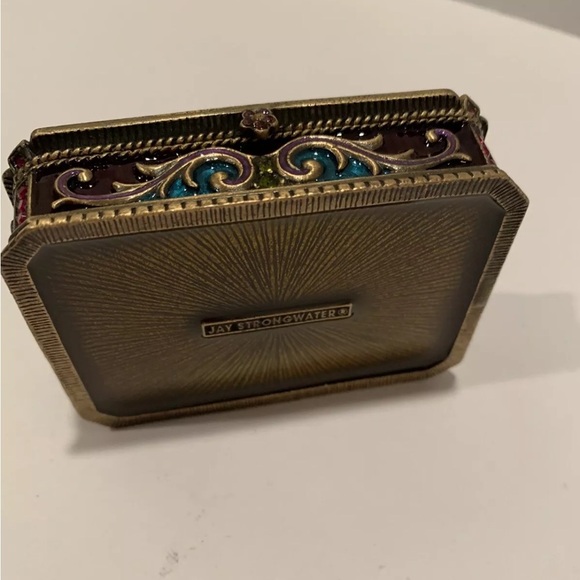 Jay Strongwater Trinket Box with Frame
NEW NEVER USED W/BOX & DUST BAG
5034 - Picture 4 of 5